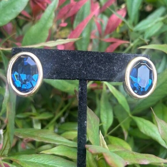 S.A.L SWAROVSKI Deep Blue Oval Crystal Gold Tone EARRINGS - Picture 4 of 9